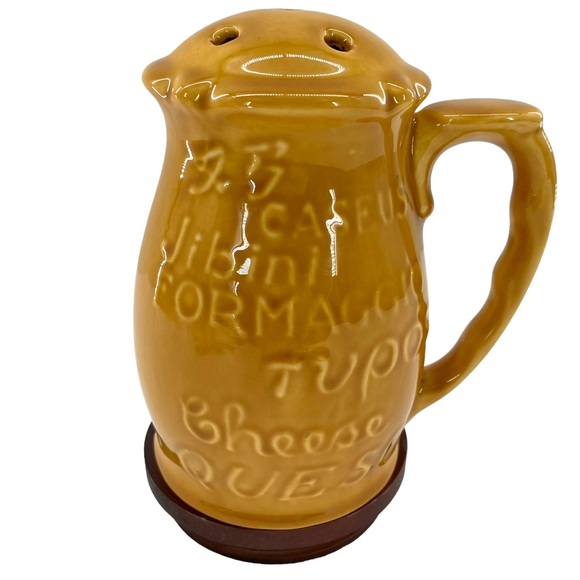 Vintage Ceramic Grated Cheese Shaker w/ Cheese Spelt Internationally in Mustard - Picture 4 of 9